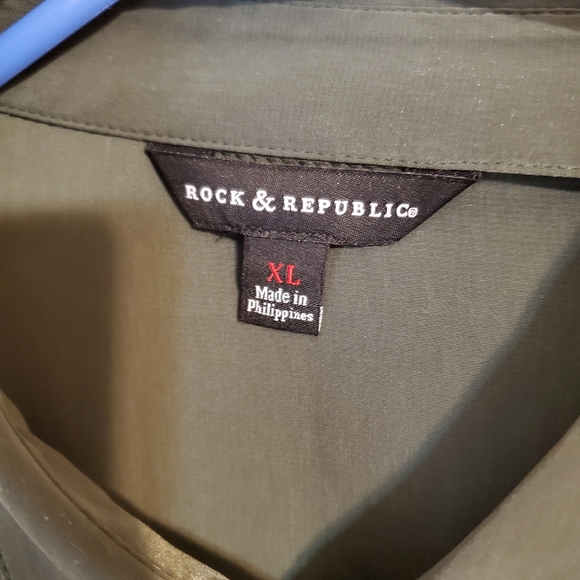 Rock & Republic Co. Button down top - Picture 3 of 8